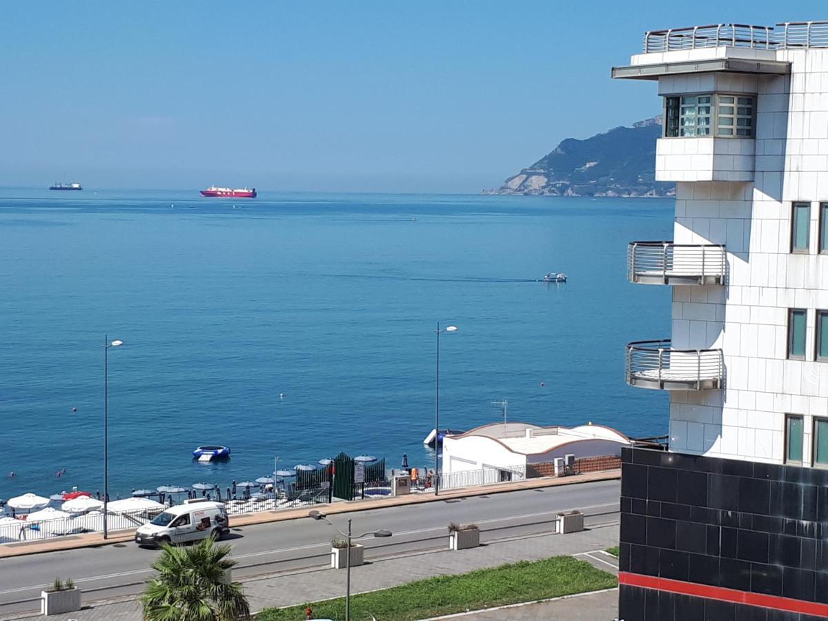 Alta Quota Relax On The Sea Panzió Salerno Kültér fotó